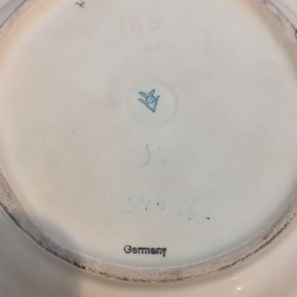 Goebel Hummel Boy and Bird Ashtray #166 TMK2 - Picture 4 of 9